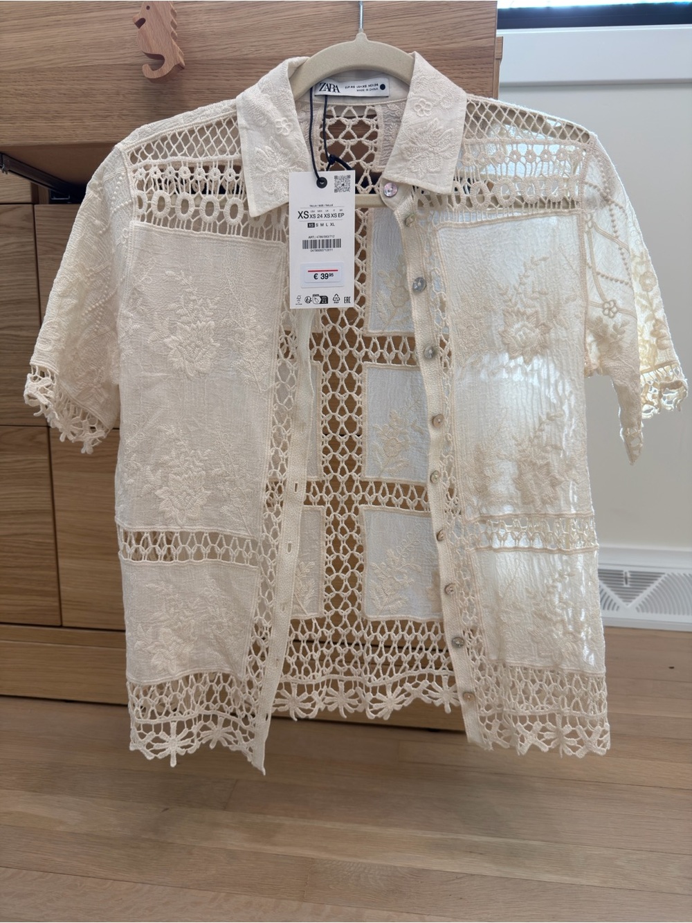 Zara Cream Crochet Lace Short Sleeve Button-Up Blouse